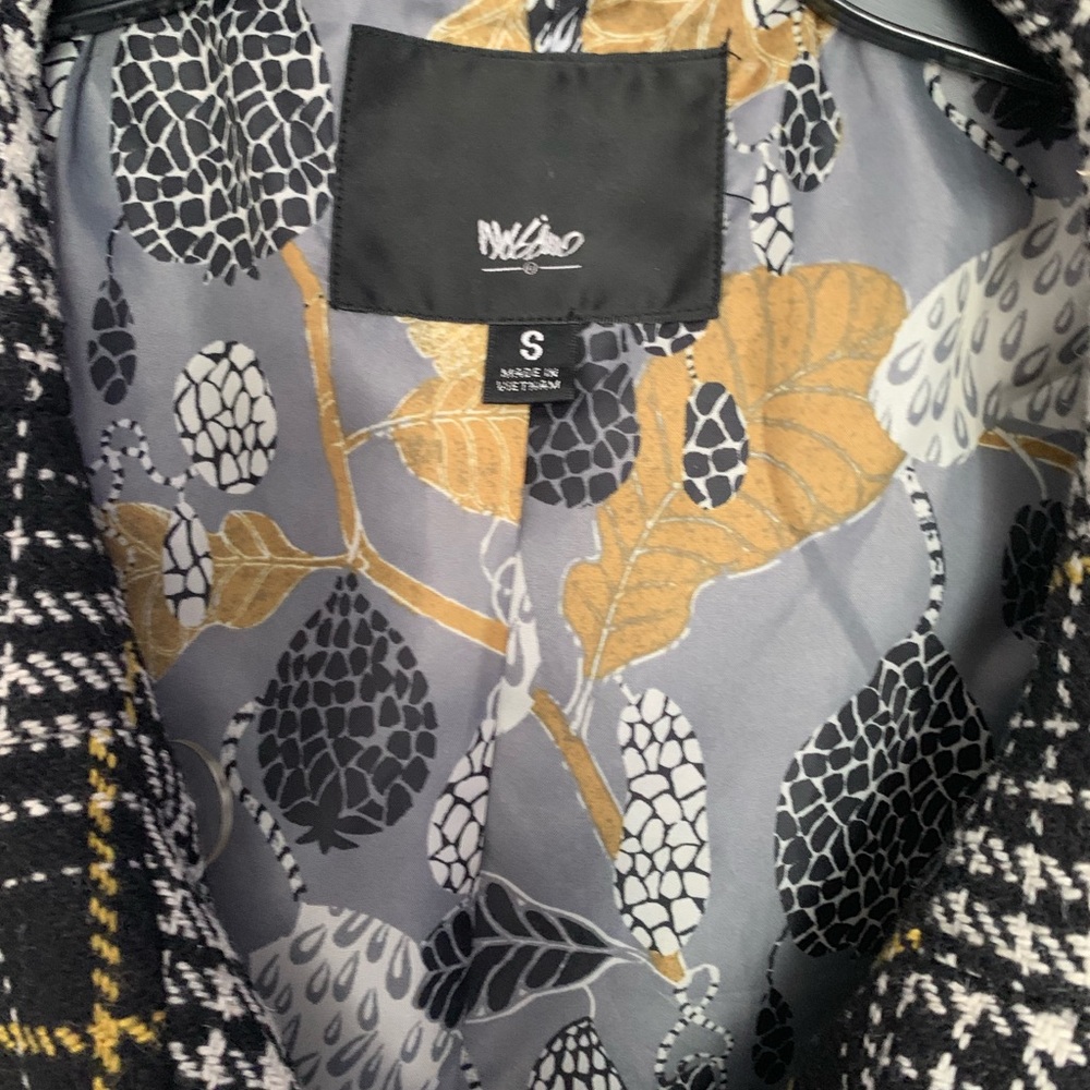 Jacket - Picture 3 of 4